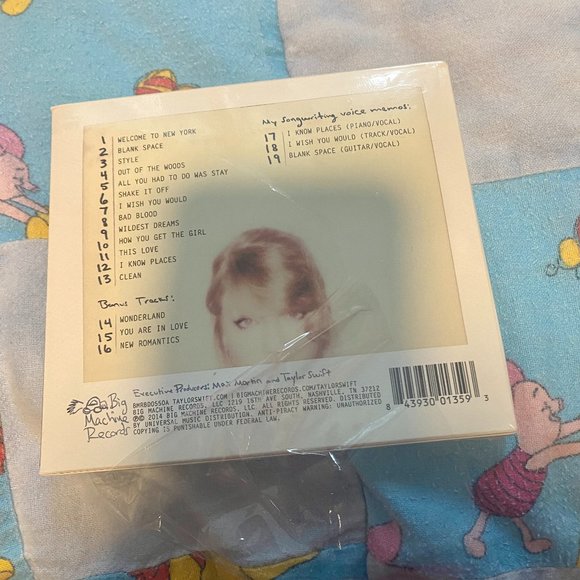 Taylor Swift 1989 Deluxe CD with Polaroids #14-23 - Picture 4 of 4